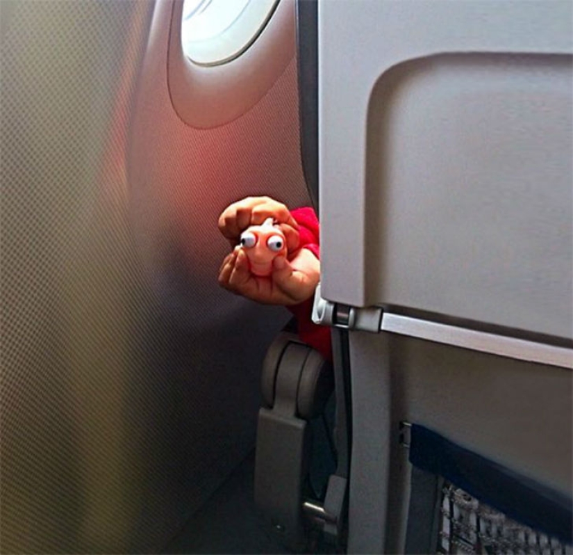 The scariest plane companions you can imagine The scariest plane companions you can imagine