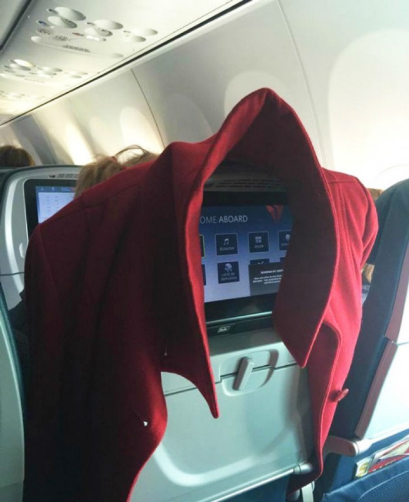 The scariest plane companions you can imagine The scariest plane companions you can imagine