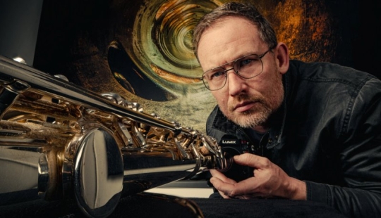 The Secrets of Musical Instruments Through the Lens of a Brilliant Photographer The Secrets of Musical Instruments Through the Lens of a Brilliant Photographer