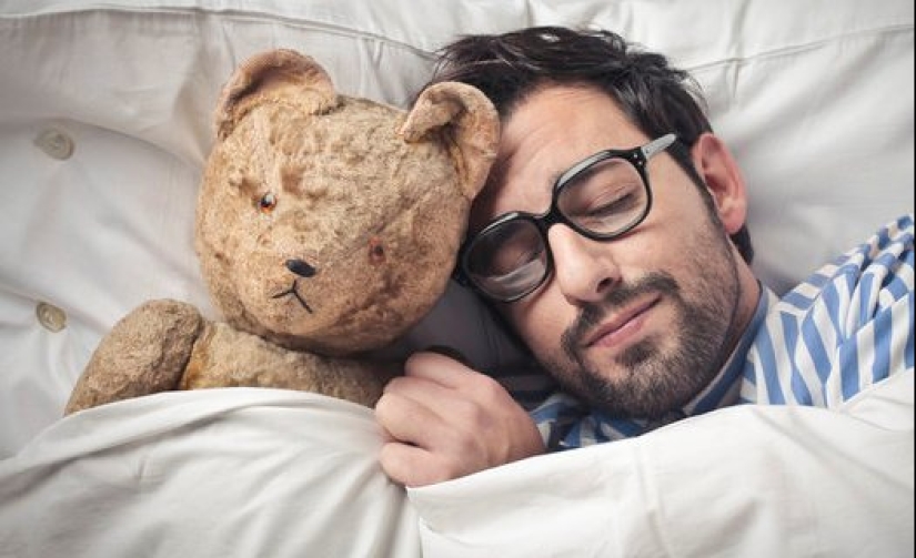 The smell of a man: scientists have found that women identify bachelors by smell