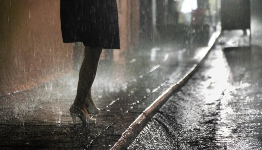 The sound of rain in photographs by Willy Roni