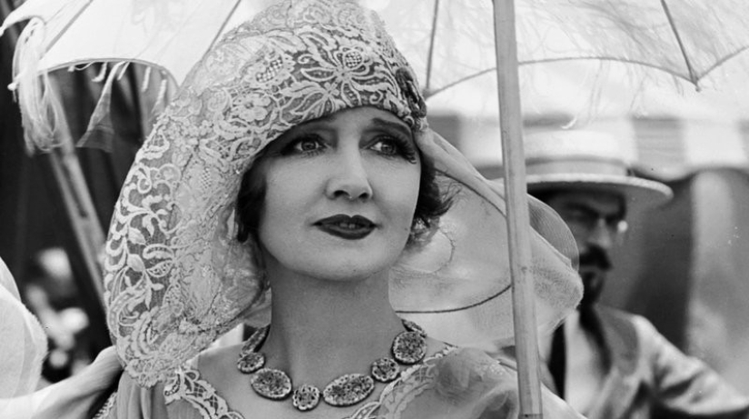 The story of Hedda Hopper - the journalist who kept Hollywood at bay