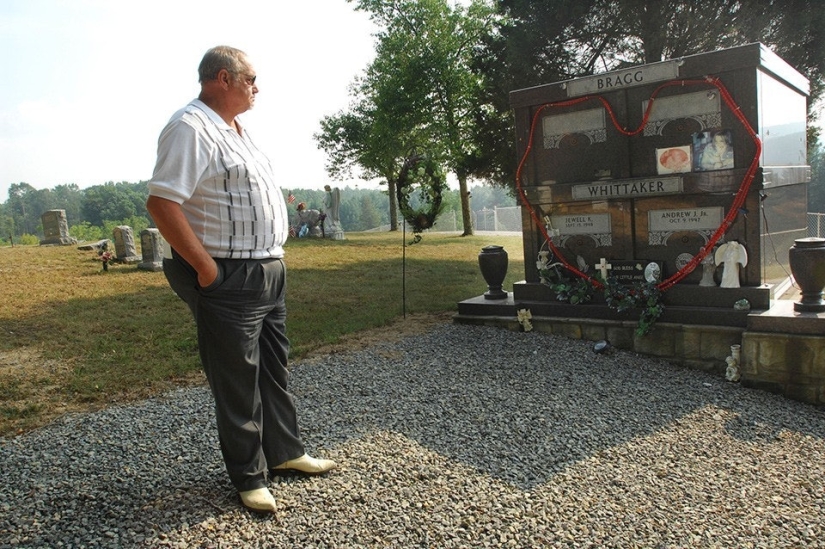 The story of Jack Whittaker, who won the biggest jackpot, and lost everything because of it The story of Jack Whittaker, who won the biggest jackpot, and lost everything because of it