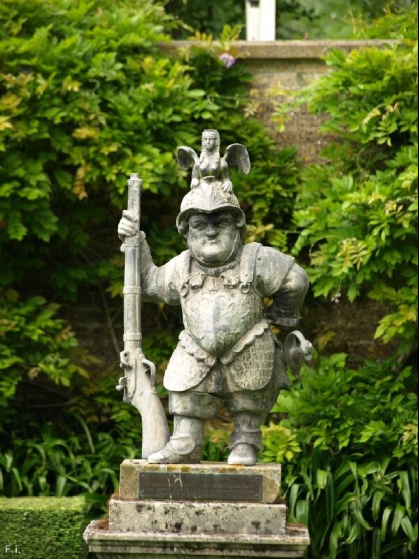 The story of the dwarf Geoffrey Hudson-knight, duelist and favorite of the English Queen The story of the dwarf Geoffrey Hudson-knight, duelist and favorite of the English Queen