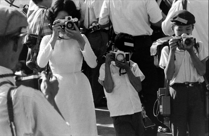 The story of Vietnam's youngest photojournalist - 12-year-old Lo Man Hung The story of Vietnam's youngest photojournalist - 12-year-old Lo Man Hung