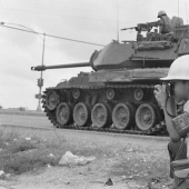 The story of Vietnam's youngest photojournalist - 12-year-old Lo Man Hung