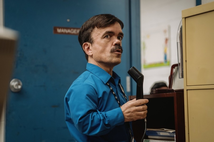 The true story of robber Jeffrey Manchester, who hid on the roof of a toy store.