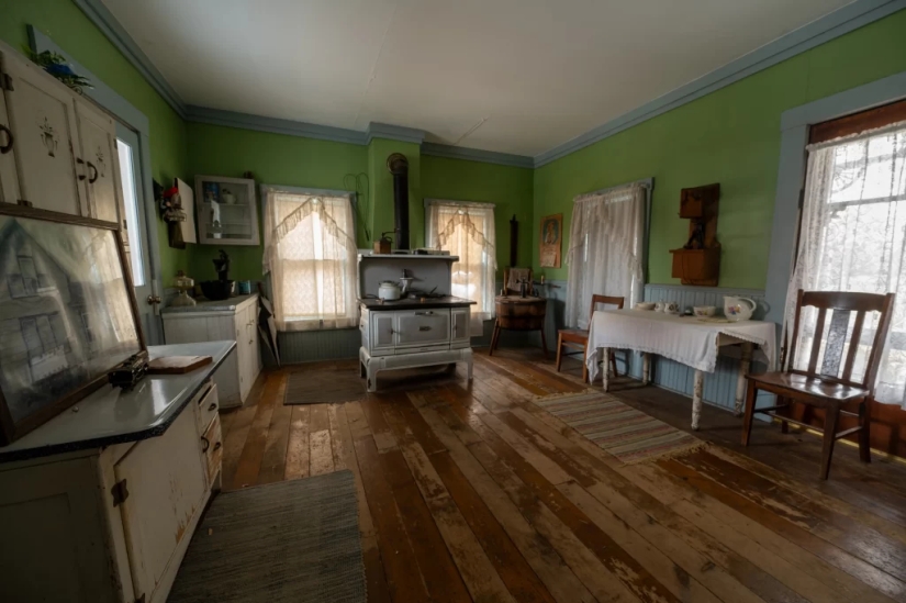 The Villisca Murders: The Horrific Story of a House with Eight Dead Bodies and a Crazy Pastor The Villisca Murders: The Horrific Story of a House with Eight Dead Bodies and a Crazy Pastor