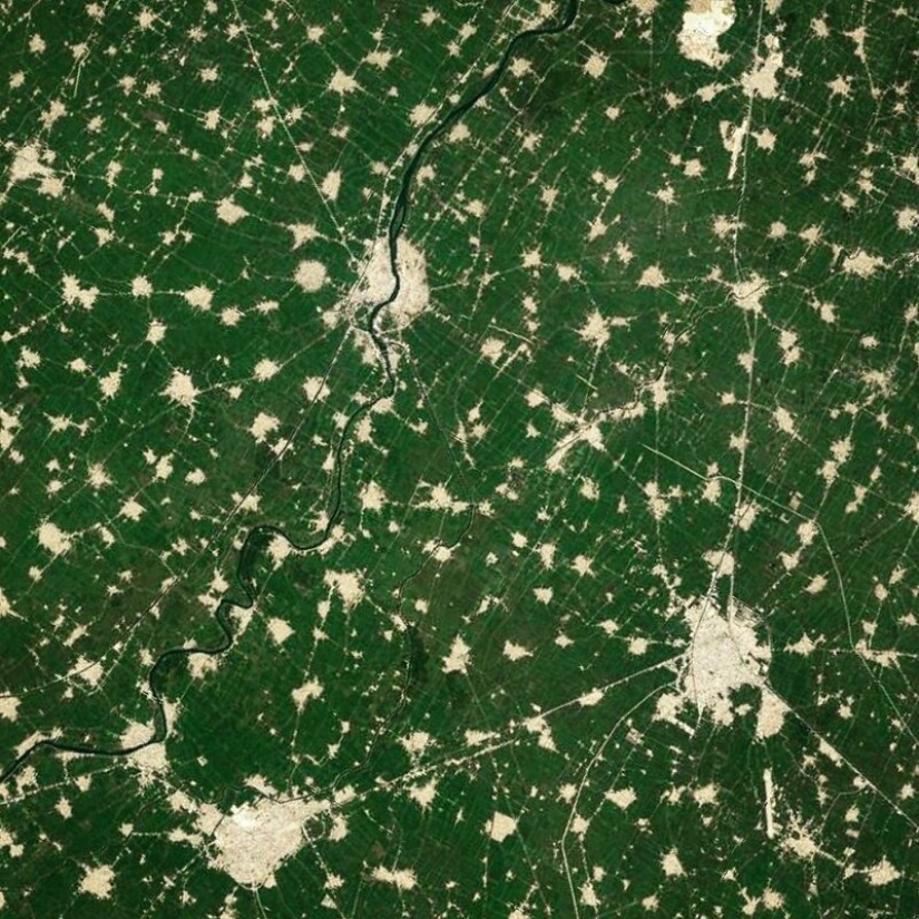 The virtual globe: 30 interesting locations with Google Earth The virtual globe: 30 interesting locations with Google Earth