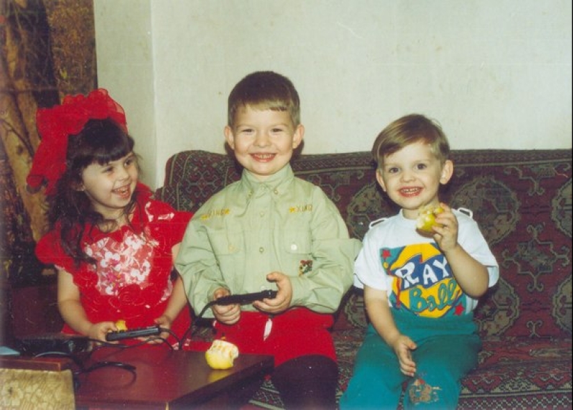 "The whole country is drinking, and I'm playing Dendy" "The whole country is drinking, and I'm playing Dendy"