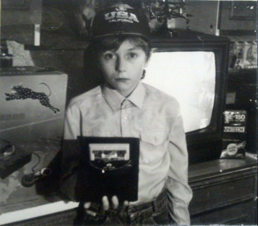 "The whole country is drinking, and I'm playing Dendy" "The whole country is drinking, and I'm playing Dendy"