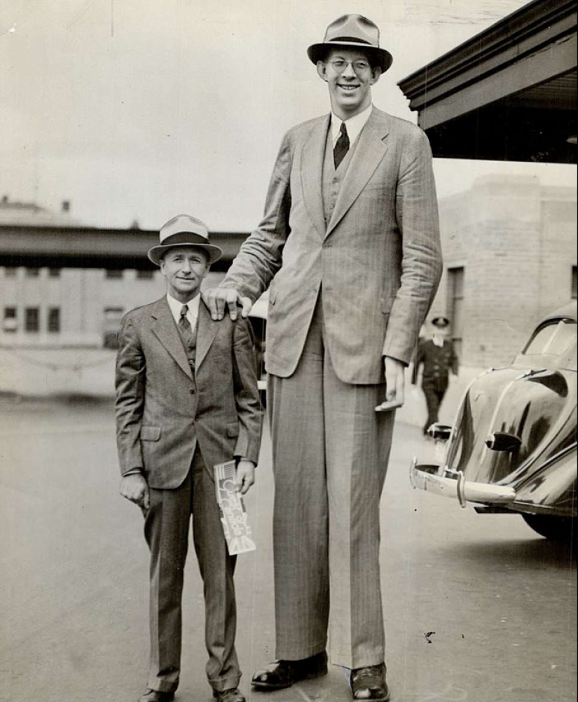 There is a video that shows how big was Robert Wadlow — the tallest man in history