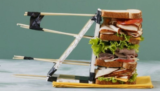 There's a pear hanging, you can't eat it: how food is photographed for advertising