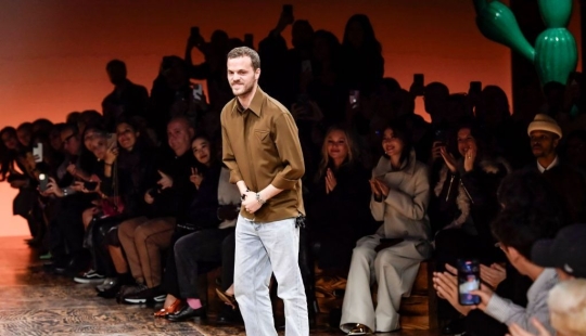 These 9 creative directors are the visionaries behind the biggest fashion houses in the world These 9 creative directors are the visionaries behind the biggest fashion houses in the world