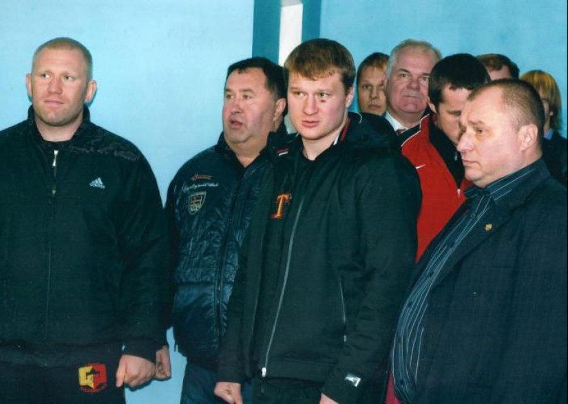 They even controlled Stalin's grave: the most ferocious organized criminal groups from the 90s