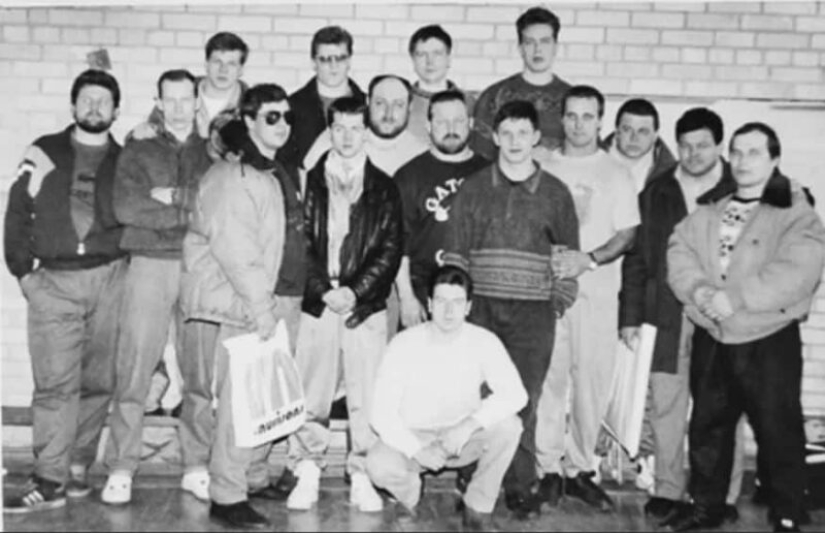 They even controlled Stalin's grave: the most ferocious organized criminal groups from the 90s