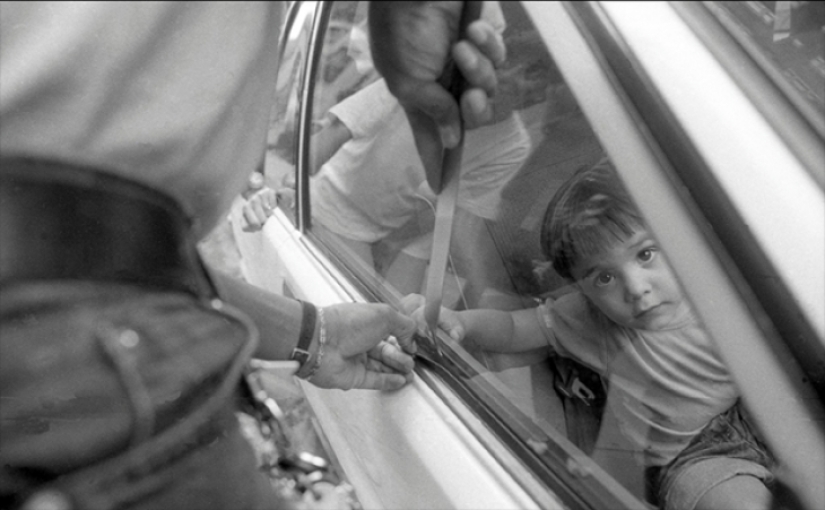 This city never sleeps - the very juice of New York streets of the late 20th century