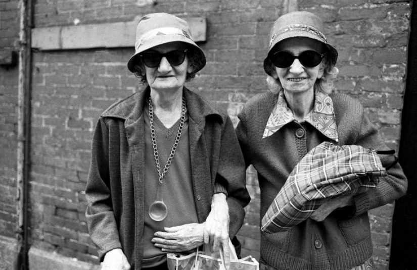 This city never sleeps - the very juice of New York streets of the late 20th century