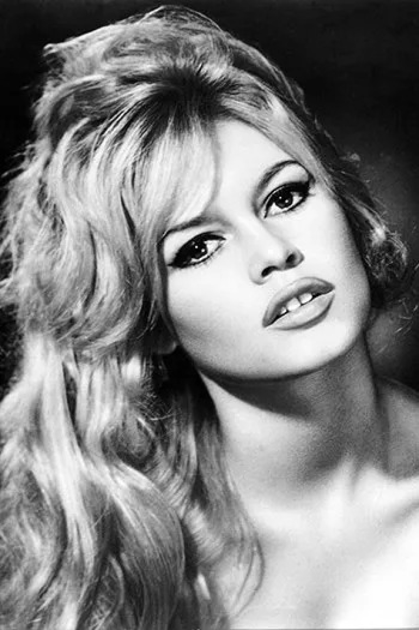 "Threads", arcs and ticks: the evolution of eyebrows from Marlene Dietrich to Cara Delevingne