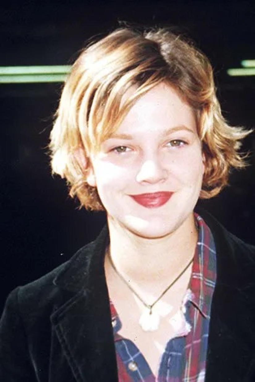 "Threads", arcs and ticks: the evolution of eyebrows from Marlene Dietrich to Cara Delevingne