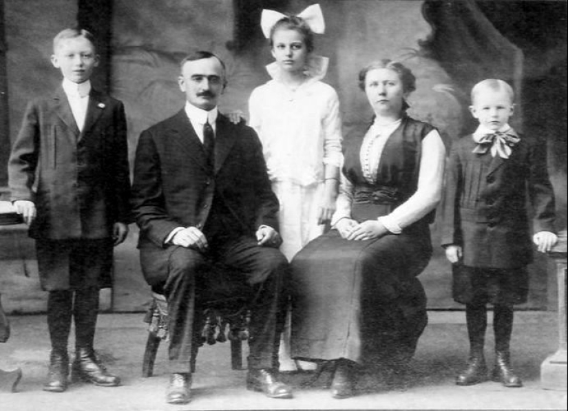 Three Generations of Trumps: From German Village to US President's Chair Three Generations of Trumps: From German Village to US President's Chair