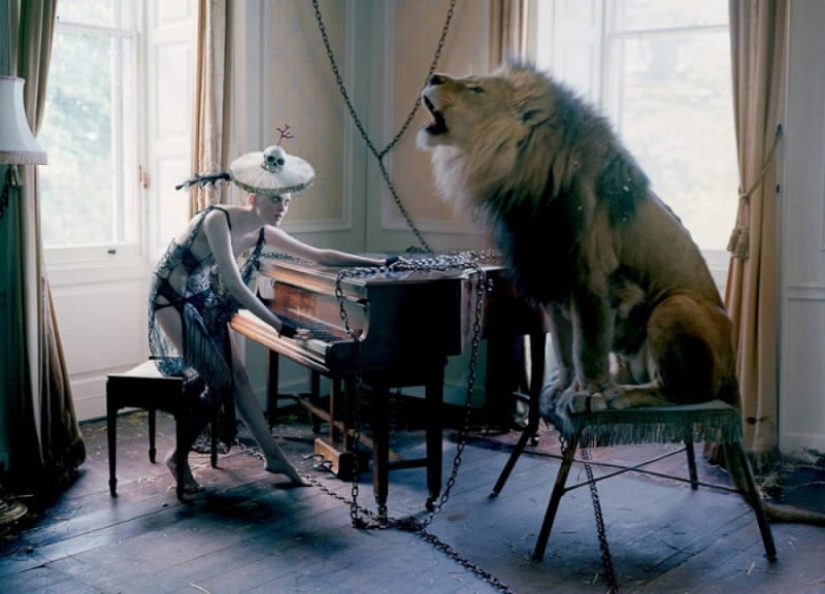 Timothy Walker y su fotografía de moda con elementos del surrealismo