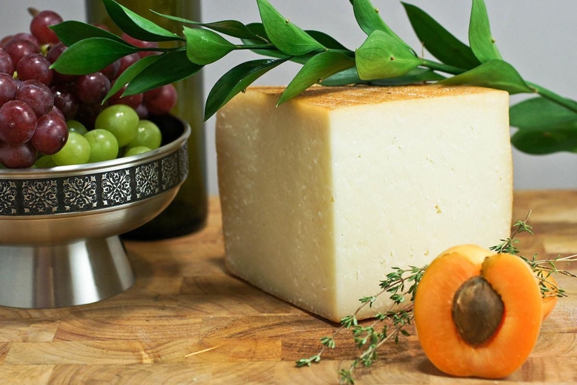 Top 10 cheeses worth trying