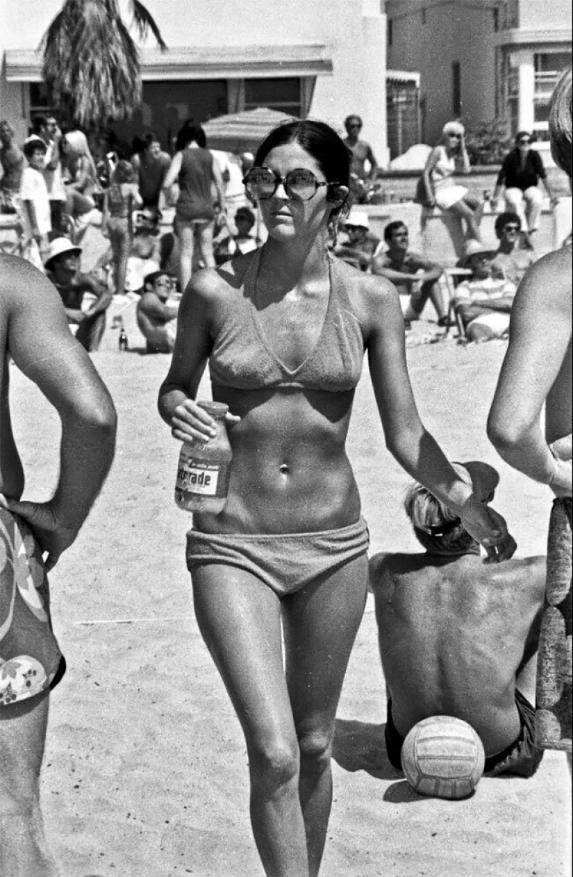 Un día en una playa de California en agosto de 1970 Un día en una playa de California en agosto de 1970