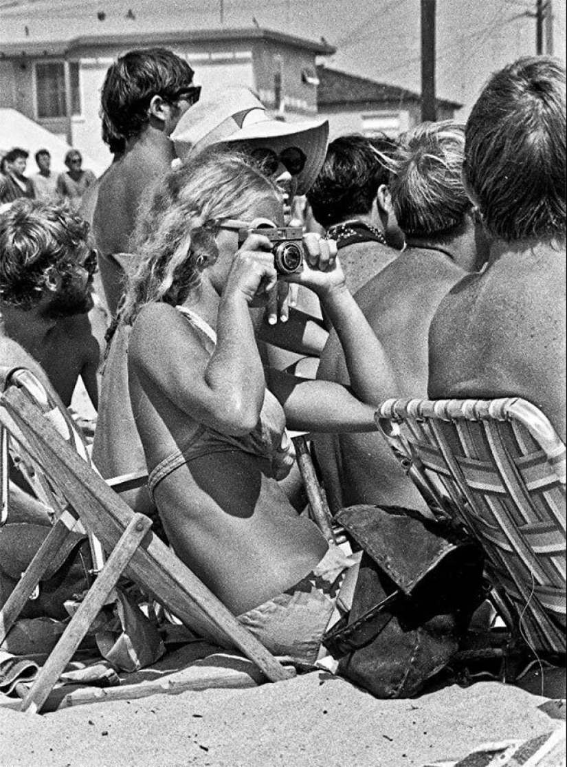 Un día en una playa de California en agosto de 1970 Un día en una playa de California en agosto de 1970