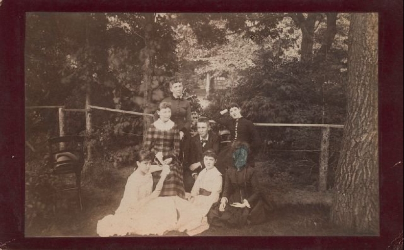 Unfriend and ban: how could one "remove it" before there were social networks Unfriend and ban: how could one "remove it" before there were social networks