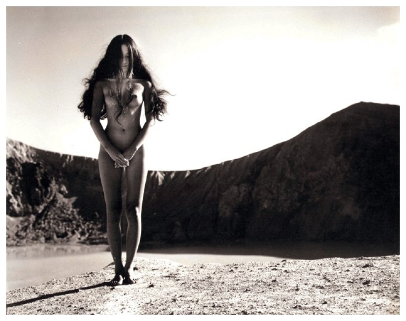 Unique erotic project "Women of the Sea" by Japanese photographer Iwase Yoshiyuki Unique erotic project "Women of the Sea" by Japanese photographer Iwase Yoshiyuki