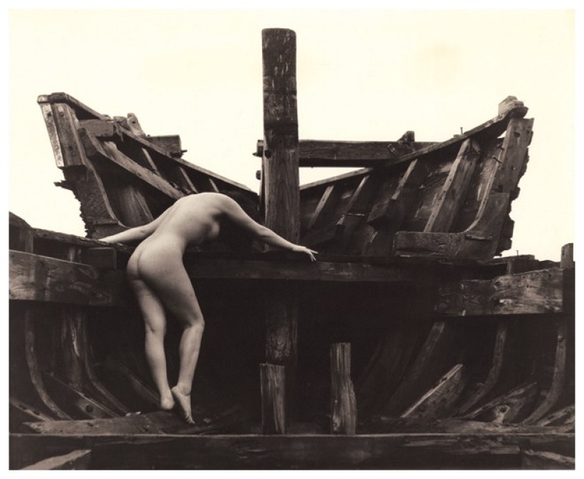 Unique erotic project "Women of the Sea" by Japanese photographer Iwase Yoshiyuki Unique erotic project "Women of the Sea" by Japanese photographer Iwase Yoshiyuki