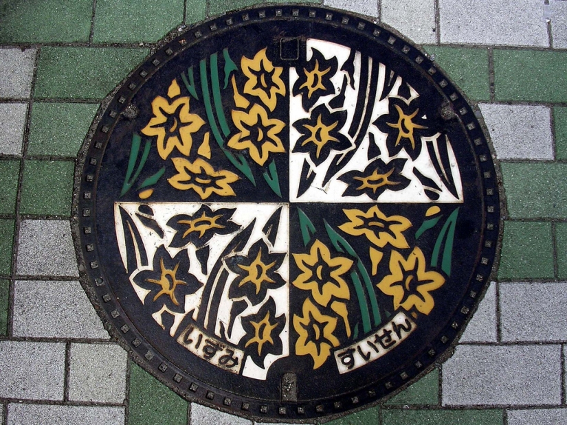 Unusual street art: manholes from Japan