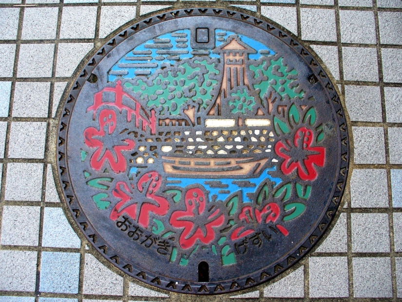 Unusual street art: manholes from Japan