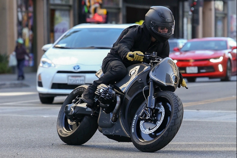 Vamos a ir! Pitt, cher, Gosling y otros pasajeros de star