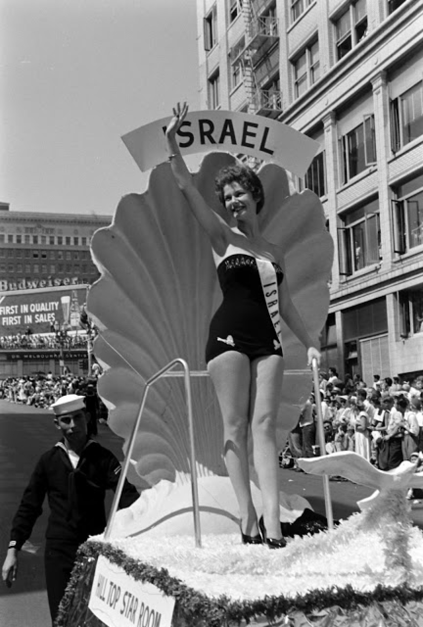 Ver los participantes en el concurso de "Miss universo" 50 años Ver los participantes en el concurso de "Miss universo" 50 años