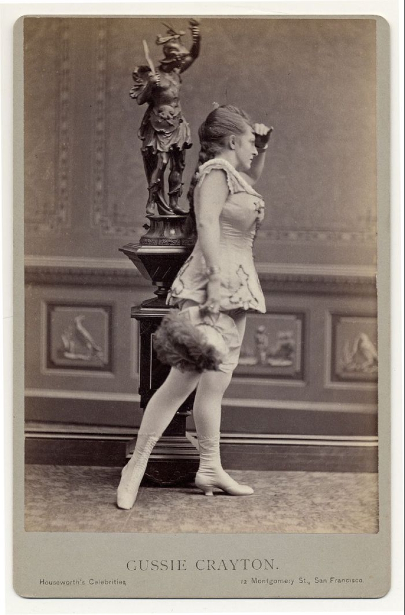 Victorian era burlesque dancers