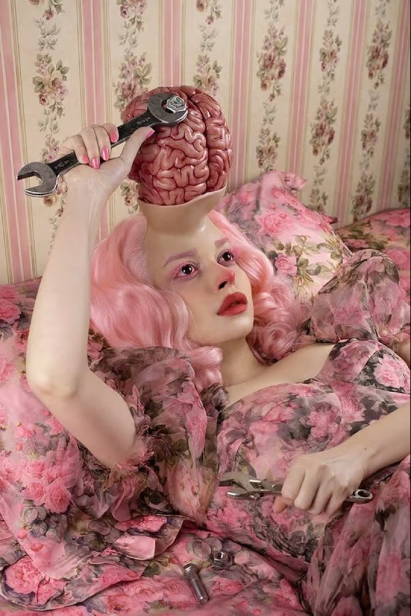 Visual tales of surrealist photographer Giulia Grillo Visual tales of surrealist photographer Giulia Grillo