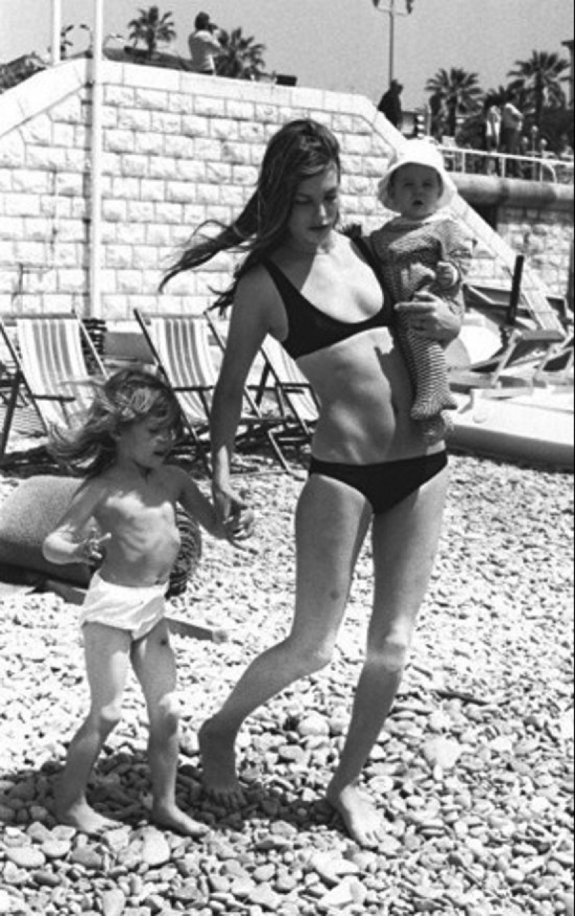 ¡Viva el verano! Fotos antiguas de bellezas famosas en la playa. ¡Viva el verano! Fotos antiguas de bellezas famosas en la playa.