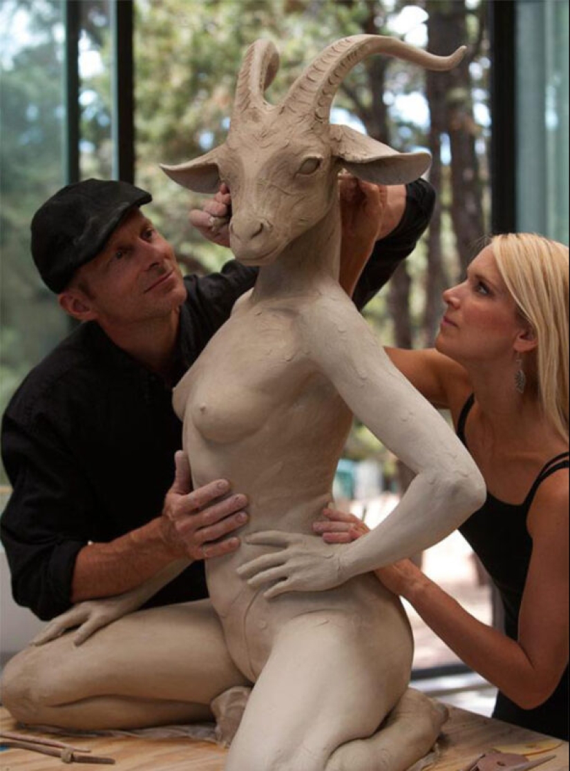 Walking through the fields of Imagination: Amazing sculptures by Colin and Christine Poole Walking through the fields of Imagination: Amazing sculptures by Colin and Christine Poole