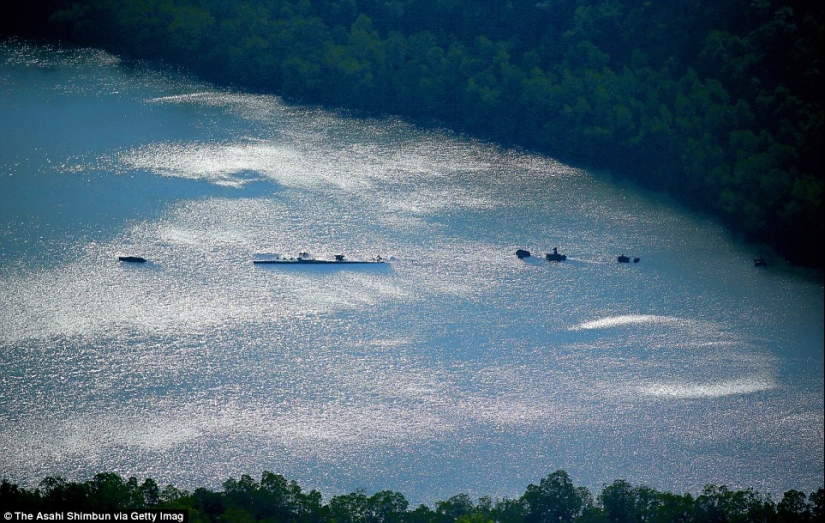 War Machines of the Second World War, lost on distant islands in the Pacific Ocean