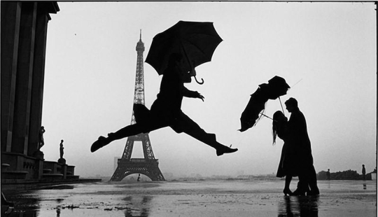 Warm and funny photos of Elliot Erwitt