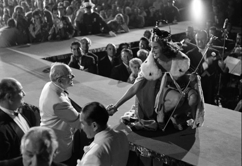 Watching the participants of the contest "Miss universe" 50 years Watching the participants of the contest "Miss universe" 50 years