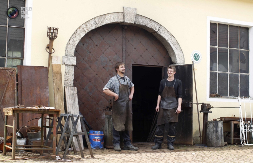 Weapons for the Vatican Weapons for the Vatican