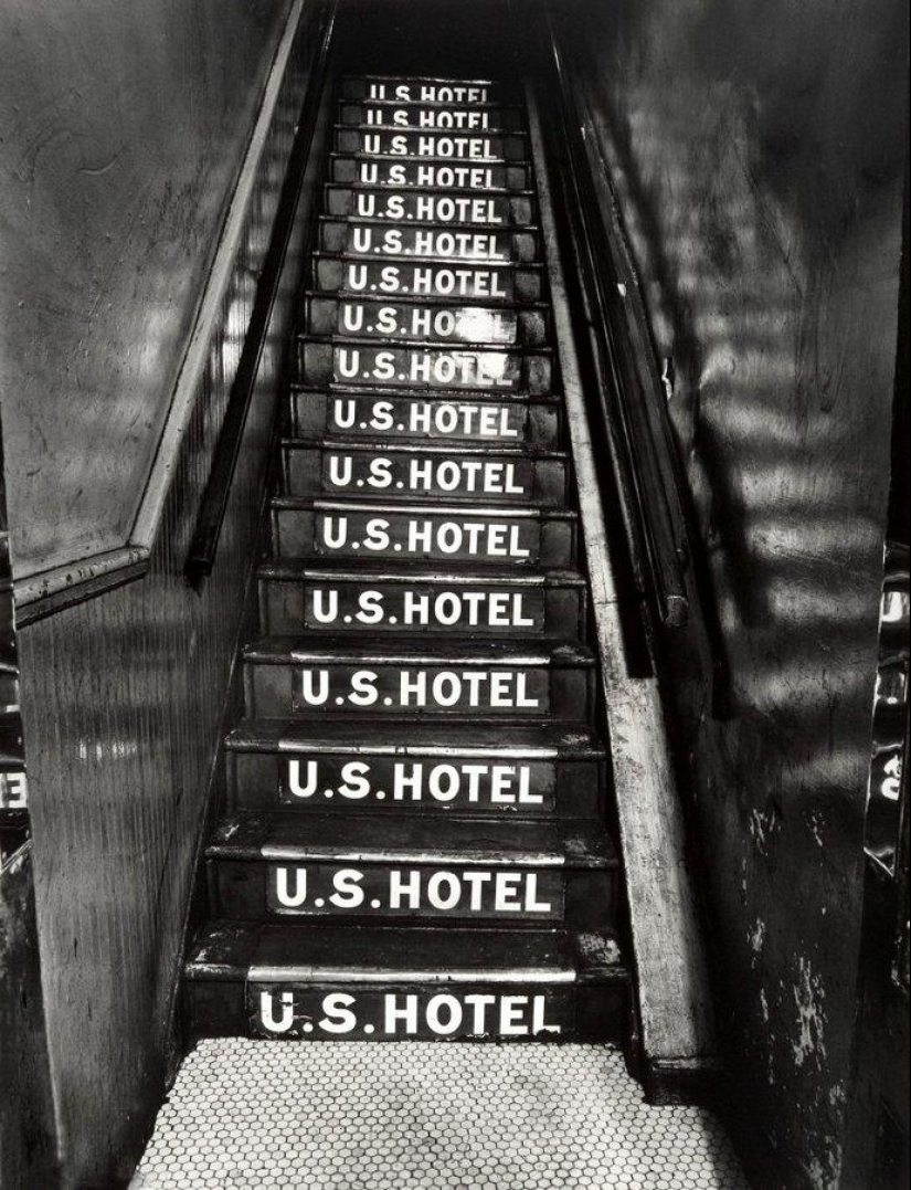 Weegee es un fotógrafo inquieto que ha estado en todas partes y en todas partes Weegee es un fotógrafo inquieto que ha estado en todas partes y en todas partes