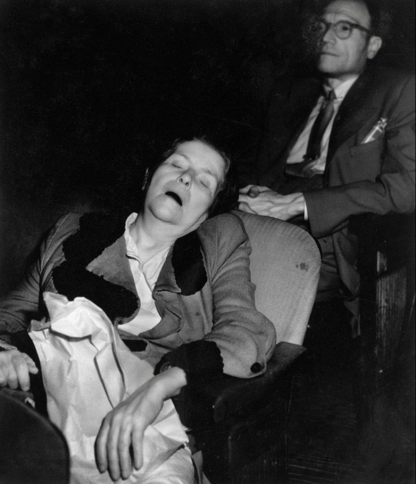 Weegee es un fotógrafo inquieto que ha estado en todas partes y en todas partes Weegee es un fotógrafo inquieto que ha estado en todas partes y en todas partes