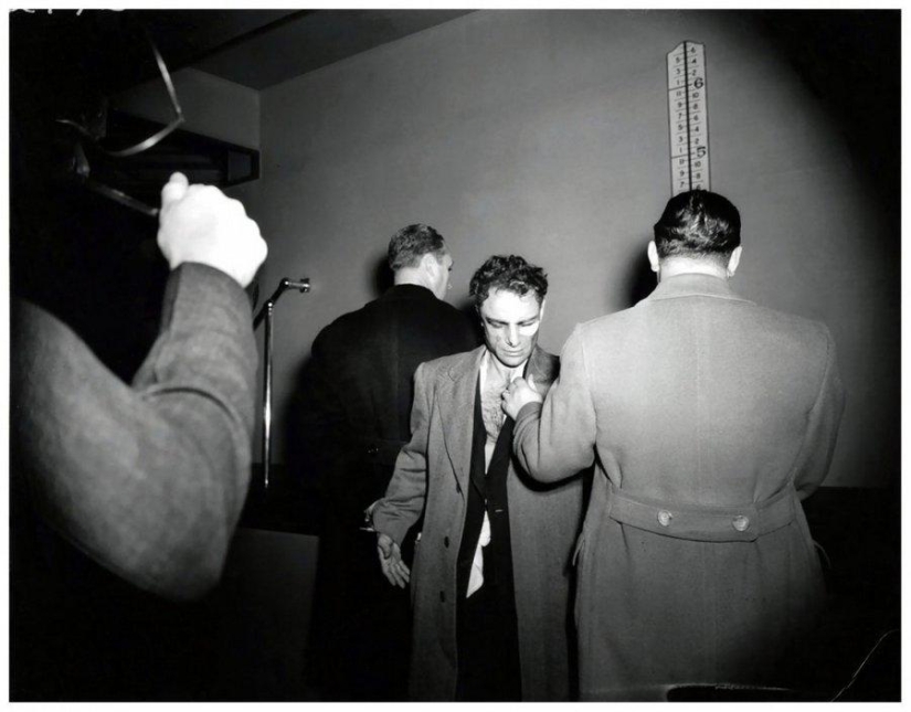 Weegee es un fotógrafo inquieto que ha estado en todas partes y en todas partes Weegee es un fotógrafo inquieto que ha estado en todas partes y en todas partes