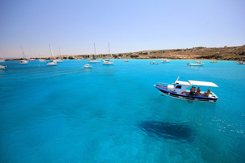 Weightlessness on the water Weightlessness on the water