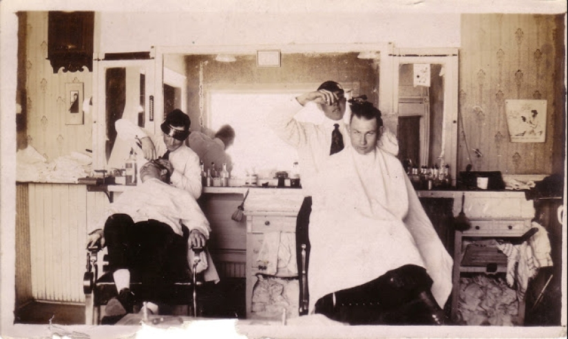 What did barbershops look like in the late XIX - early XX century
