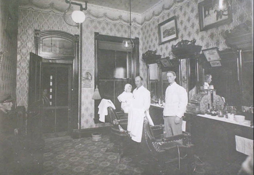 What did barbershops look like in the late XIX - early XX century